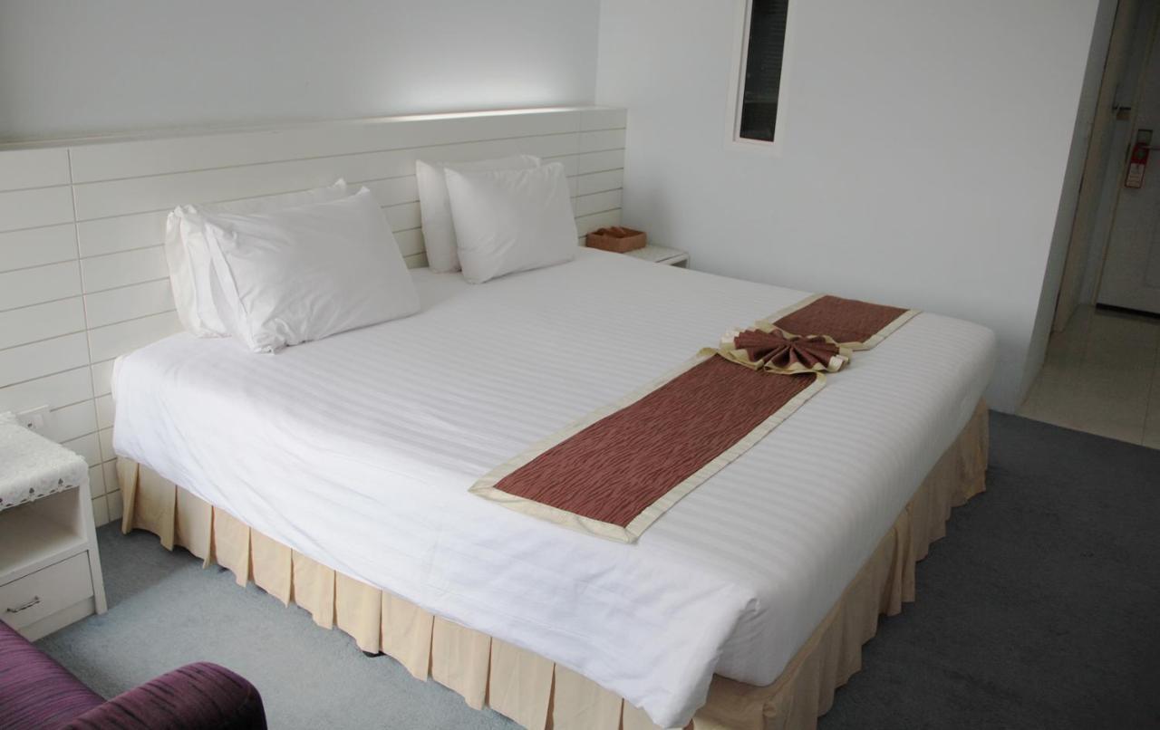 V Verve Service Apartment Hotel Chachoengsao Eksteriør billede