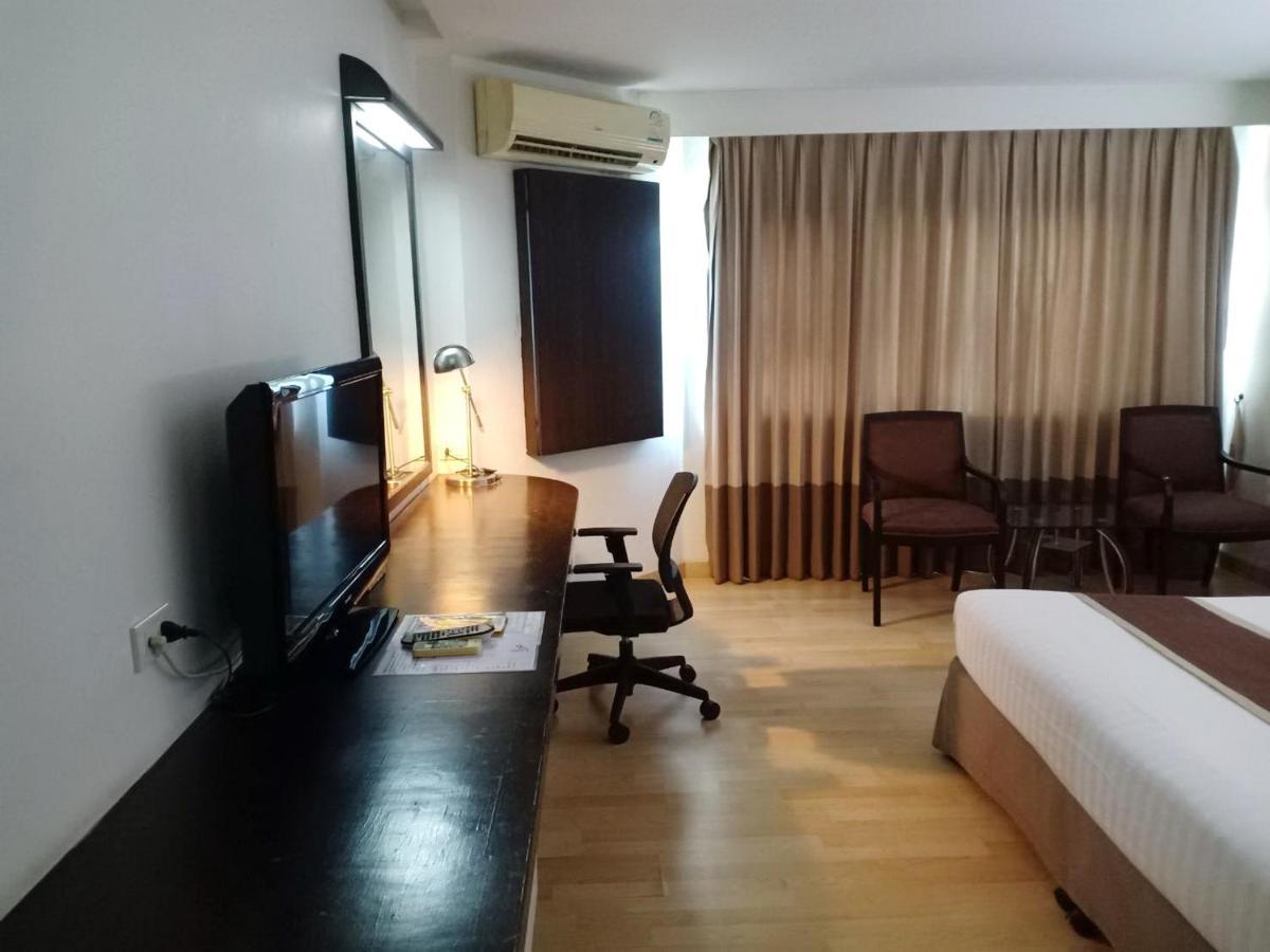 V Verve Service Apartment Hotel Chachoengsao Eksteriør billede