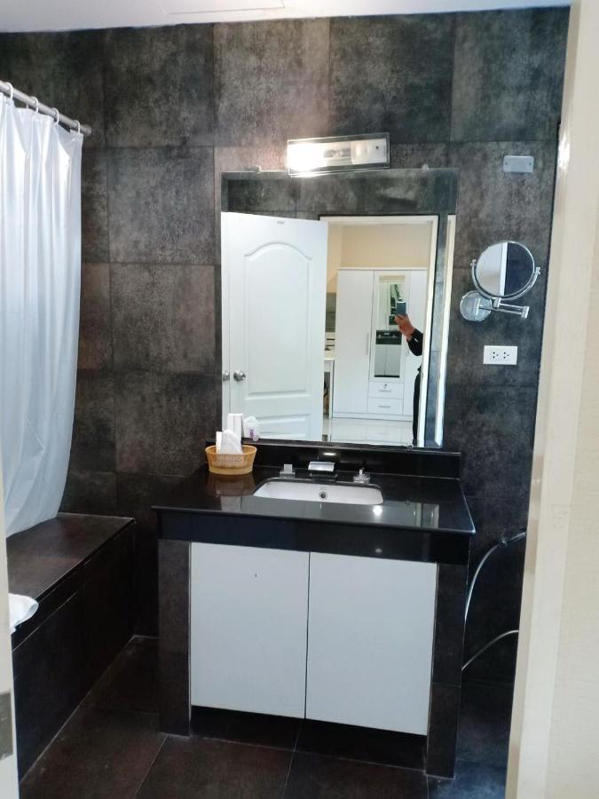 V Verve Service Apartment Hotel Chachoengsao Eksteriør billede