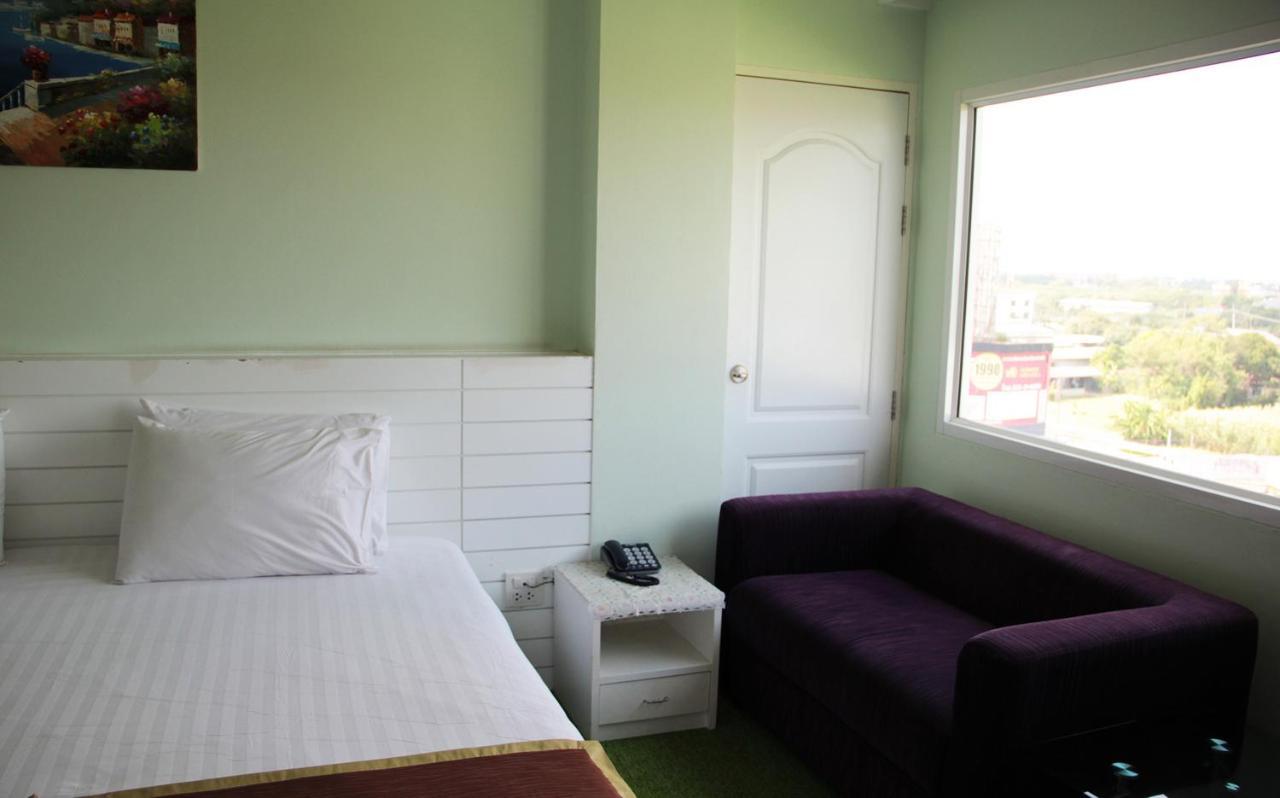 V Verve Service Apartment Hotel Chachoengsao Eksteriør billede